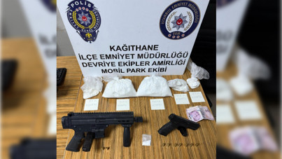 Metrobüs durağını mesken tutmuşlardı: Uyuşturucu satıcıları yakalandı