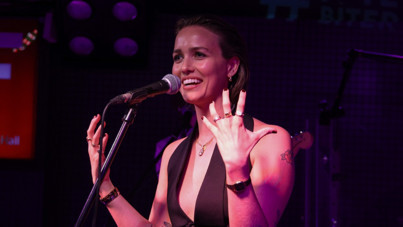 Norveçli şarkıcı 14 Şubat'ta Ahmet Kaya şarkısıyla teselli buldu