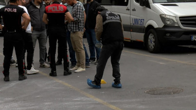 Polise bıçakla saldıran adam ayağından vuruldu