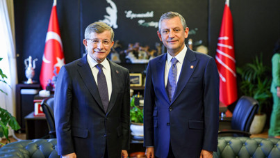 Ahmet Davutoğlu, Özgür Özel'i ziyaret etti