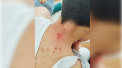 10 yaşındaki çocuğu sınıfta dövdü! Cani öğretmen tutuklandı