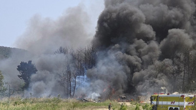 Dört kişiyi taşıyordu: Askeri uçak dağa çakıldı