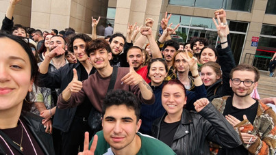 'Duran gençler' serbest