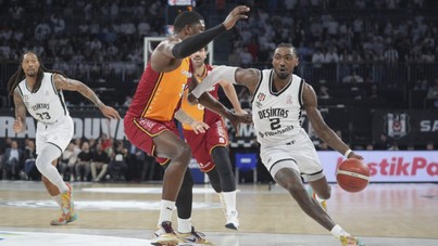 Beşiktaş derbide Galatasaray'ı devirdi: Alperen ve Ebrar da izledi