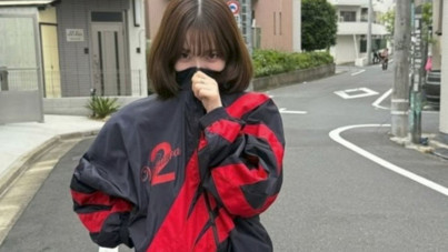 Kırmızı ceket giydi, tepkileri üzerine çekti: Sağcı Karina!