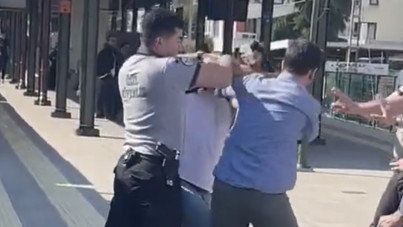 Marmaray durağında çocuklarının yanında darbedildi