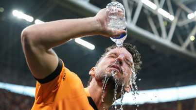 Napoli efsanesiydi, Galatasaray'a kupalarla veda etti!