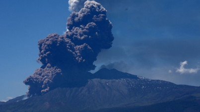 Etna Yanardağı lav püskürttü