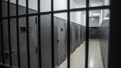 Depremler sonrası kaos: Onlarca mahkum firar etti
