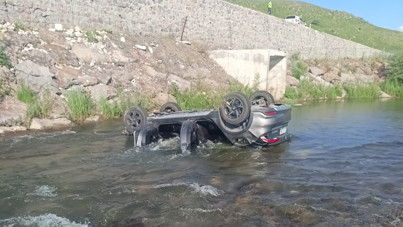 Dereye yuvarlanan otomobildeki aile yok oldu