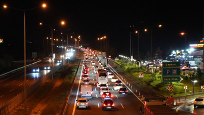 Bolu geçişinde trafik durma noktasına geldi