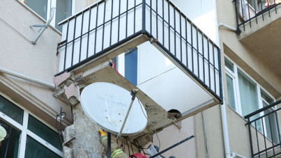 Kadıköy’de 5 katlı binanın 4’üncü katının balkonu çöktü