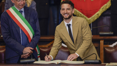 Mertens'e fahri Napoli vatandaşlığı verildi