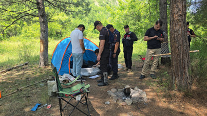 Kampa giden öğretmen kayboldu