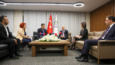 MHP ile DEM Parti bayramlaşmasında 'demli çay' esprisi