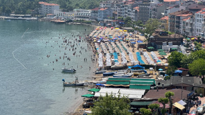 Amasra'ya nüfusunun 10 katı turist geldi