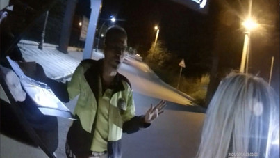 Ehliyetine el kondu, direksiyon başında canlı yayın açtı