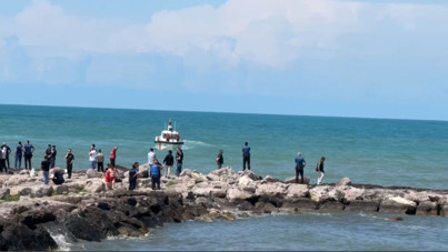 Baba-oğul akıntıya kapıldı: Çocuk aranıyor