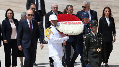 Kurtulmuş'tan Anıtkabir'de yeni anayasa çağrısı