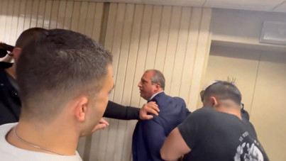 Belediye başkanı adayı yaka paça gözaltına alındı