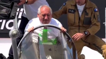 Göbeği kokpitte kaldı: Başbakanın uçak şovu hüsranla bitti