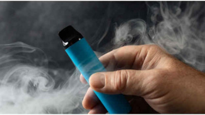 Elektronik sigara nedeniyle 'patlamış mısır' hastalığına yakalandı