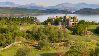 Boğaz'da villa parasına ada... İçinde kale bile var