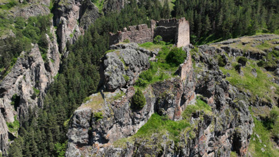 Oraya nasıl çıkmışlar akıl alır gibi değil: Hırçer Kalesi yüzyıllardır ayakta