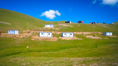 Bir gecede koca yaylaya çöktüler: Kızıyoruz, 'Babanızın malı mı' diyorlar