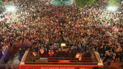 Kurultay davası öncesi CHP, İstanbul'da on binlerle alanda