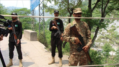 Pakistan'da askeri konvoya bombalı saldırı: 13 ölü
