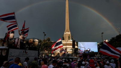 Ülkeyi karıştıran telefon görüşmesi: Ordu sessiz, milliyetçiler sokakta