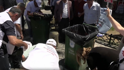 Emekliler çöpten yiyecek topladı: 'Açlığa mahkum edildik'