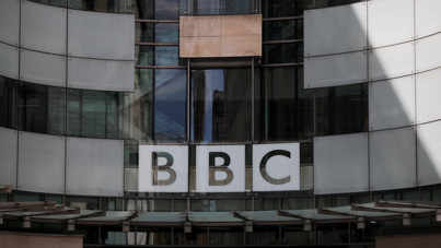 BBC üzerinde baskı artıyor: 400 isim imzaladı