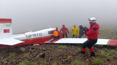 Bayburt-Erzurum sınırında 2 kişiyi taşıyan uçak düştü: Pilot öldü, yolcu kurtarıldı