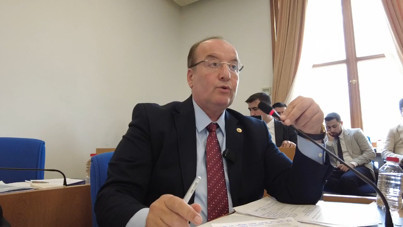 CHP'li Akay: Dörtlü, beşli yerlerden 'huzur hakkı' adı altında ücretler alabiliyorlar