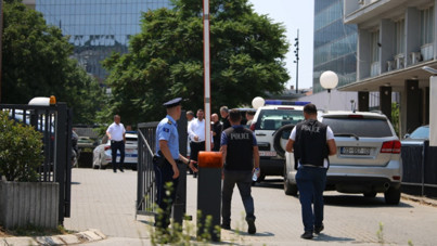 Kosova’da bomba paniği: Meclis boşaltıldı