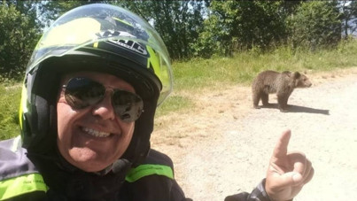 Son fotoğrafı oldu: Beslemek için yaklaştığı ayı, turisti öldürdü
