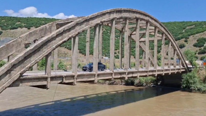 Deprem riskli ilçenin can damarı yıkılma tehlikesiyle karşı karşıya