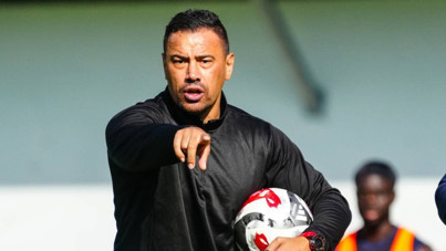 Çağdaş Atan yanına duran top antrenörü aldı