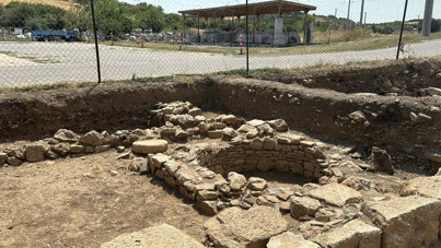 Antik liman kenti Parion'da 11'inci yüzyıla ait mezar grubu bulundu