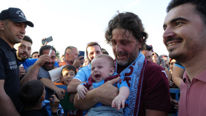 Fatih Tekke'den 4 aylık Erdem'e: Ne ağlıyorsun?