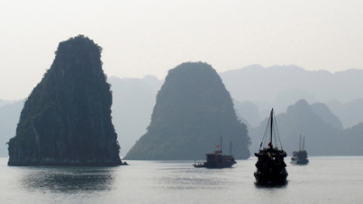 Fırtınanın alabora ettiği teknedeki 27 kişi öldü
