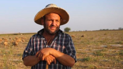 Cehennem sıcağında aralıksız çalışmak zorunda: Meteoroloji uyardı da ne yapalım