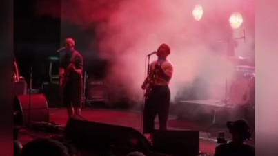 Yangın büyüdü, Athena konseri yarıda kesildi