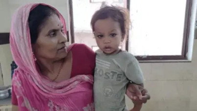 Yürümeyi yeni öğrendi, kobrayı ısırarak öldürdü