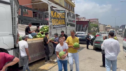 20 ton karpuz dağıttı: 'İnsanların bu kadar mutlu olacağını tahmin etmezdim'