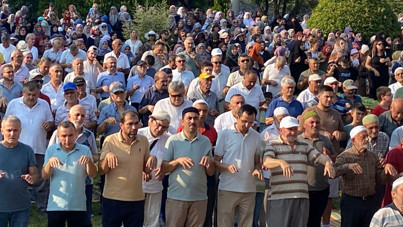 Seccadesini, şemsiyesini alan koştu: Orman yangınlarına karşı yağmur duası