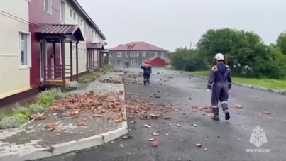 8,8'lik depremde kimse ölmedi, binalar ayakta kaldı: Onların kader planında ölmek yokmuş