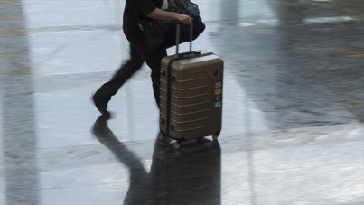 Valizinden 2 yaşında çocuk çıktı